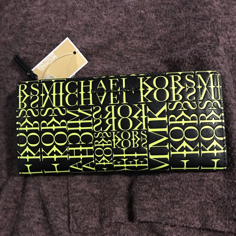 MICHAEL KORS NEON MONEY PIECES LARGE WALLET NWT